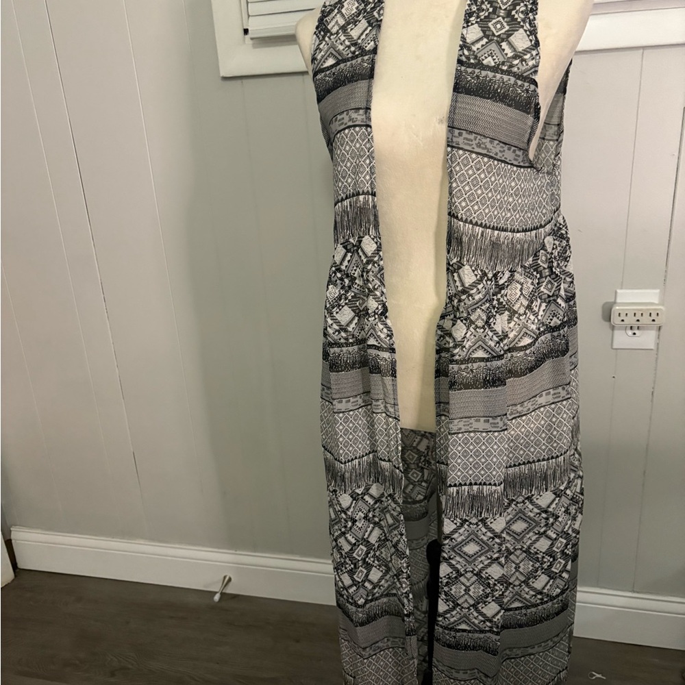 Truth Black and Gray Patterned vest